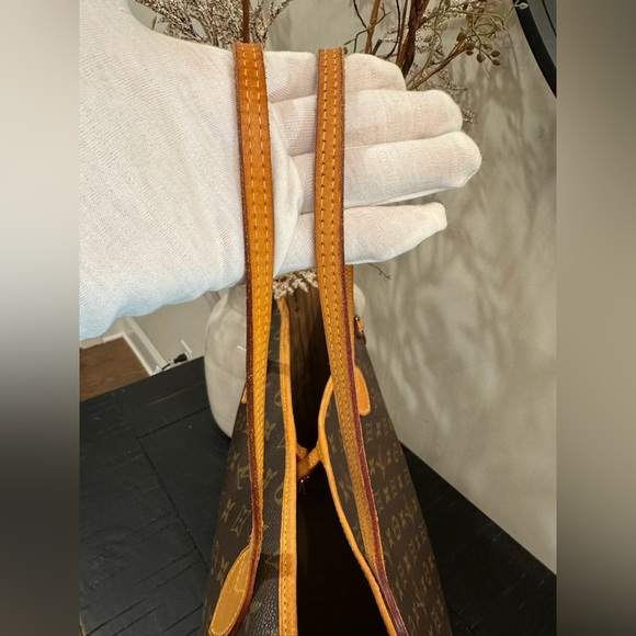 SOLD-Louis Vuitton Monogram Neverfull GM - Picture 9 of 11